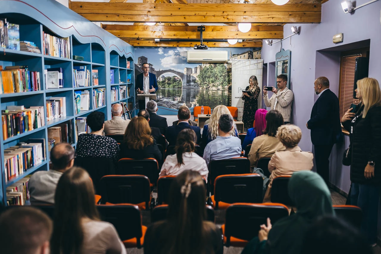 FOTO: U Mostaru uručene nagrade najboljim čitateljima