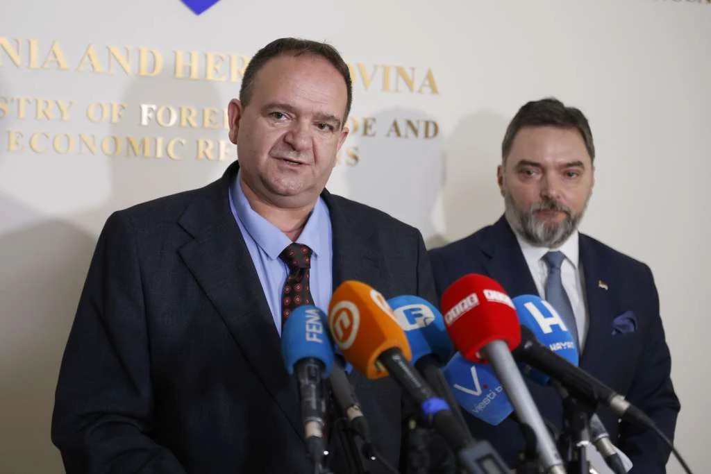 VIDEO | Košarac i Peulić o rješavanju problema prijevoznika: Zašto bismo bili taoci interesa EU