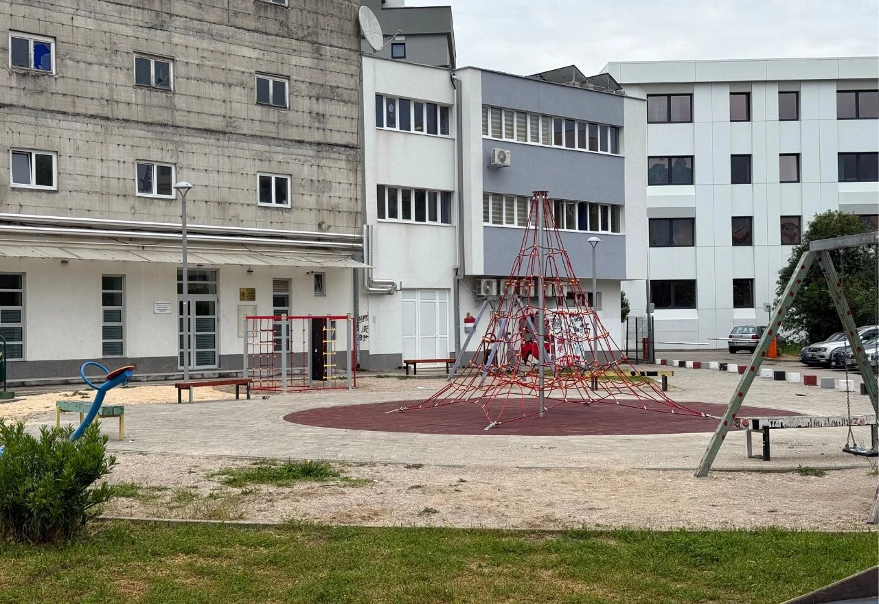 Mostar: Lutkari pozvali roditelje na sadnju stabala