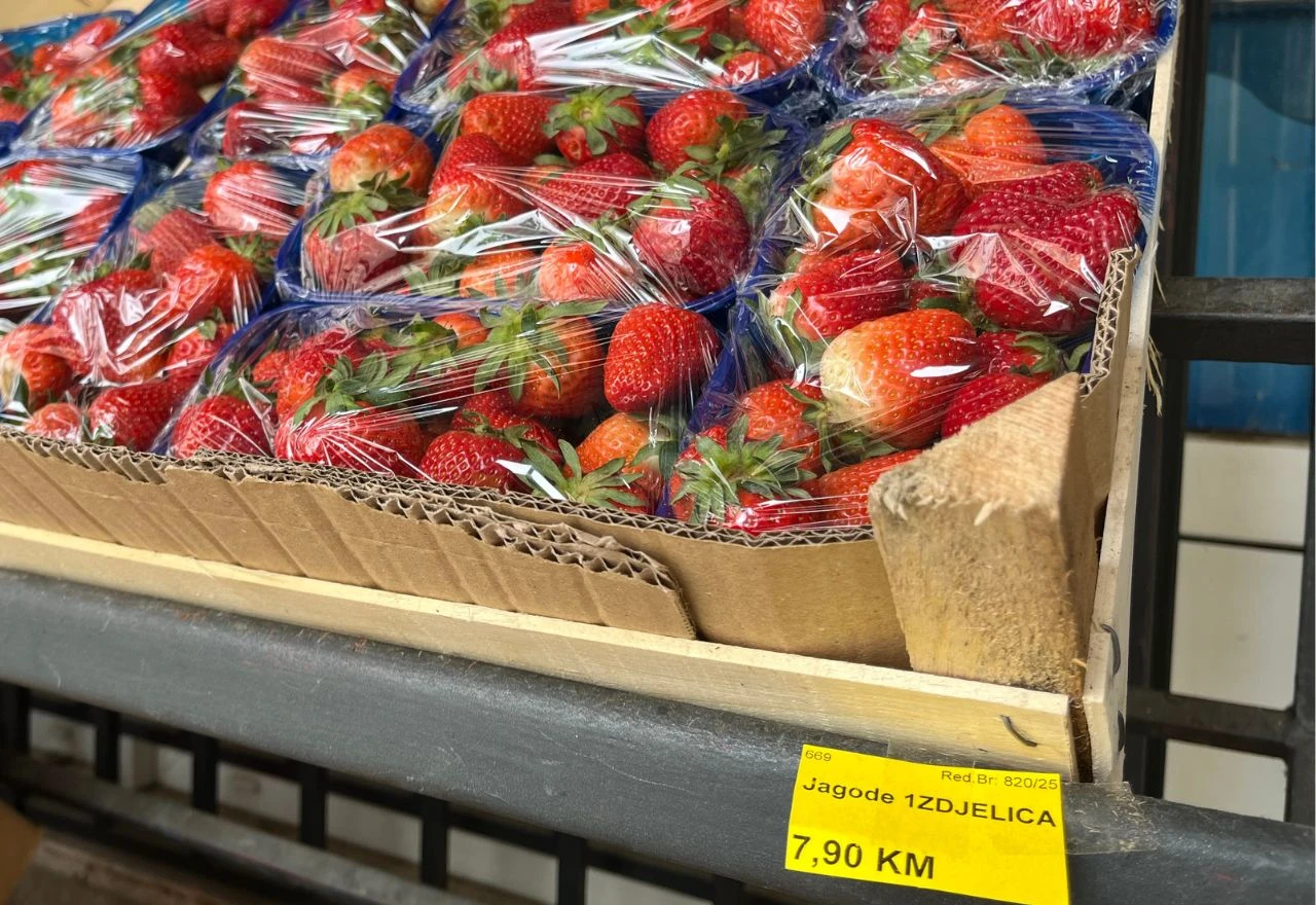 Cijene jagoda rastu kao rezultat propale domaće proizvodnje