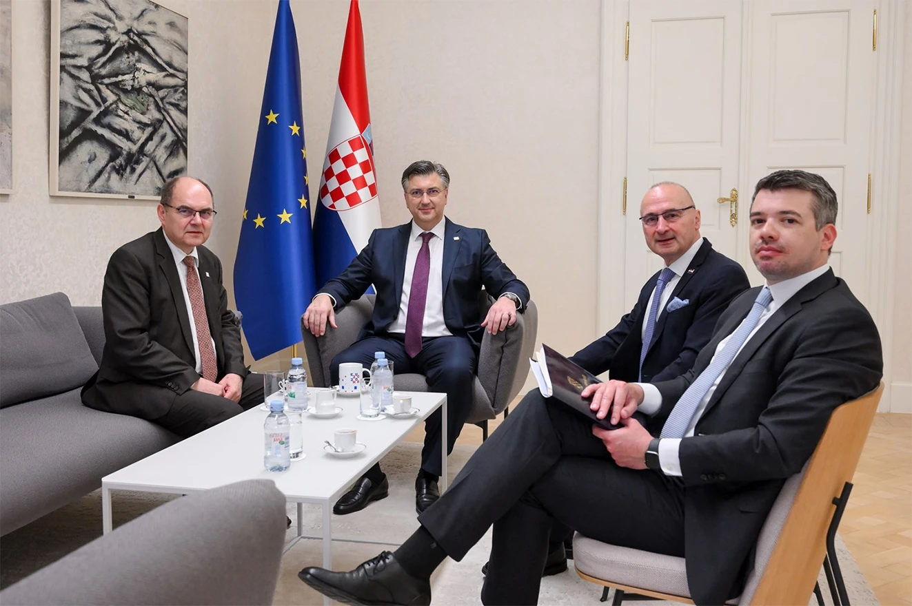 Schmidt i Plenković: Žurno o Izbornom zakonu i zabrinutost