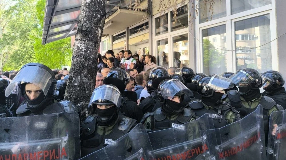 Vučić poručio kad će biti kraj: Policija napala prosvjednike u Novom Sadu