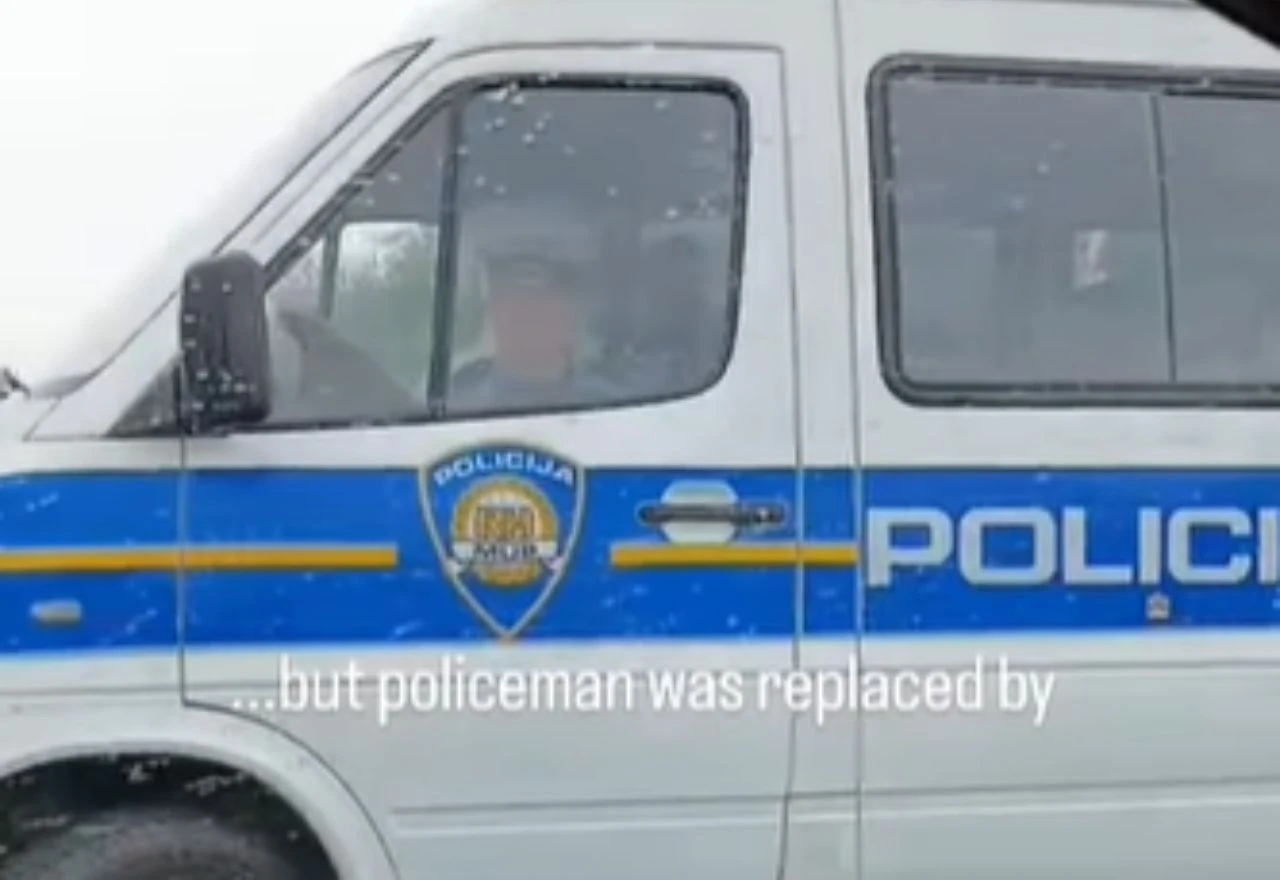 VIDEO | Kartonski policajci u Hrvatskoj nasmijali turiste