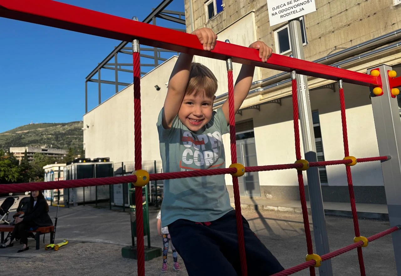 Otvaranje parka i sadnja stabala ispred Lutkarskog kazališta u Mostaru