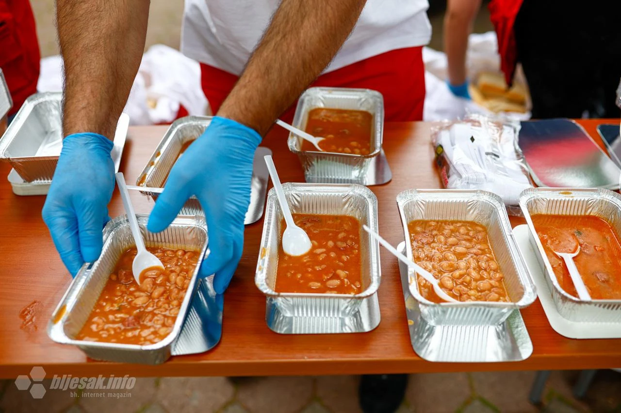 Na Praznik rada u Mostaru tradicionalna podjela graha