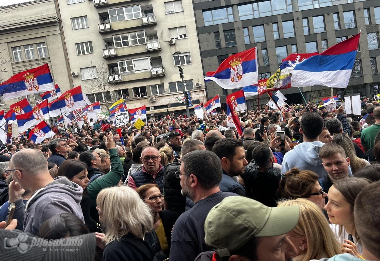 Pola godine od tragedije: Novi Sad u mimohodu za žrtve nadstrešnice