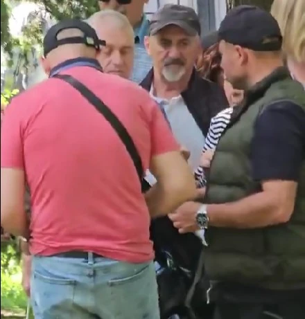 VIDEO: U Ćacilendu građani čekaju isplatu dnevnica?