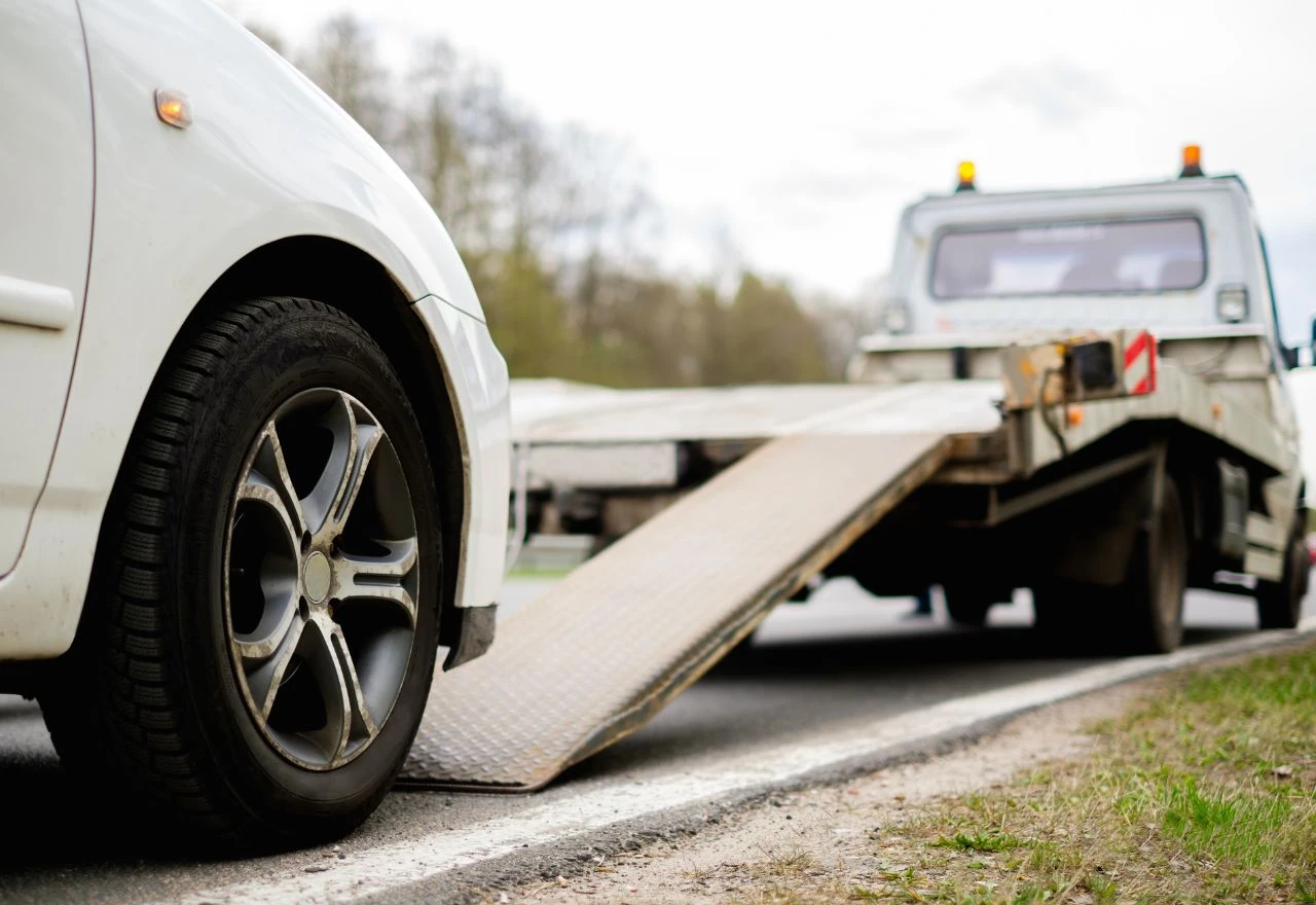 VIDEO | Domišljati Meksikanac pokušao šlepati auto koristeći svoje tijelo
