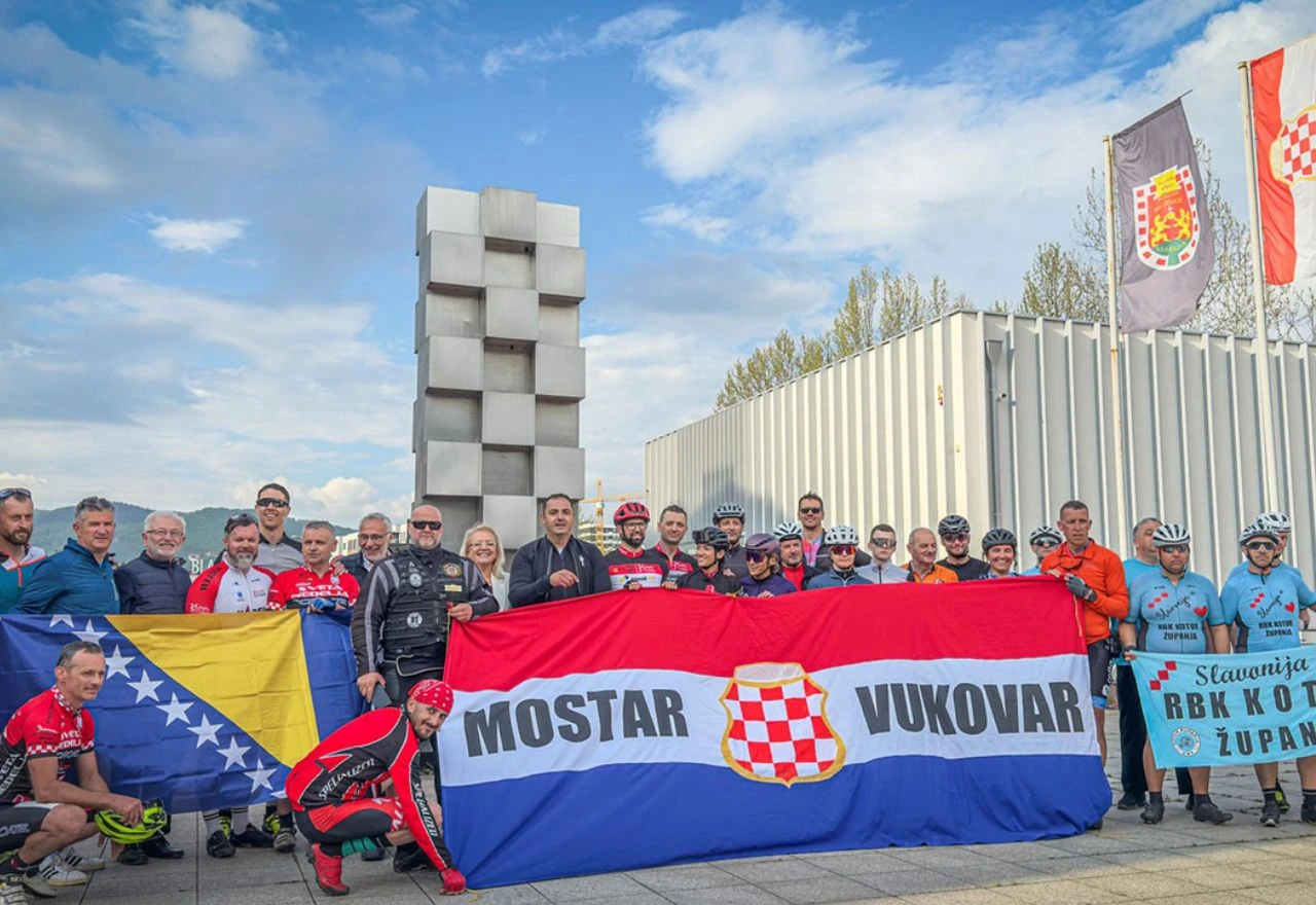 FOTO | Završila 13. biciklistička karavana prijateljstva: Mostar i Vukovar povezani srcem