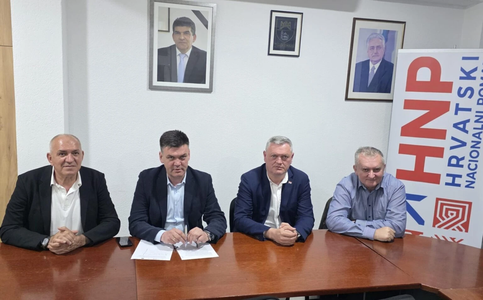 Četiri hrvatske stranke postavile uvjete za povratak u rad HNS-a