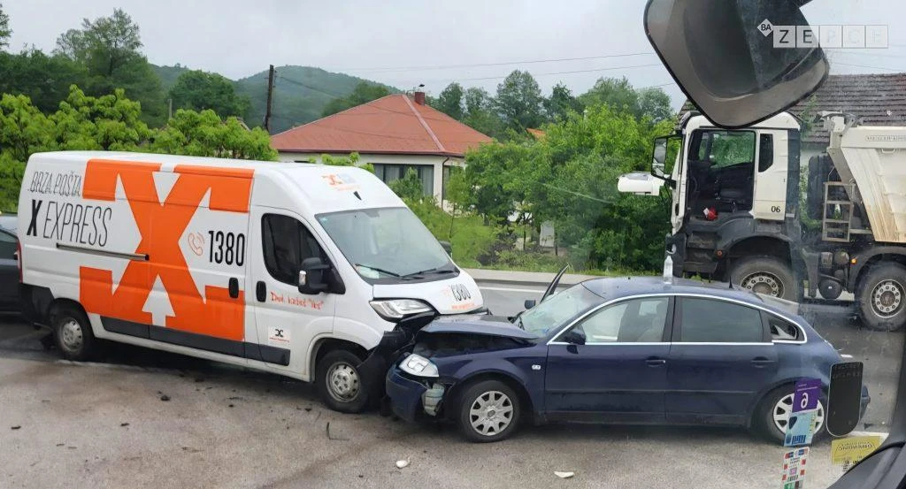 Šestero ozlijeđenih u prometnoj nesreći u Žepču