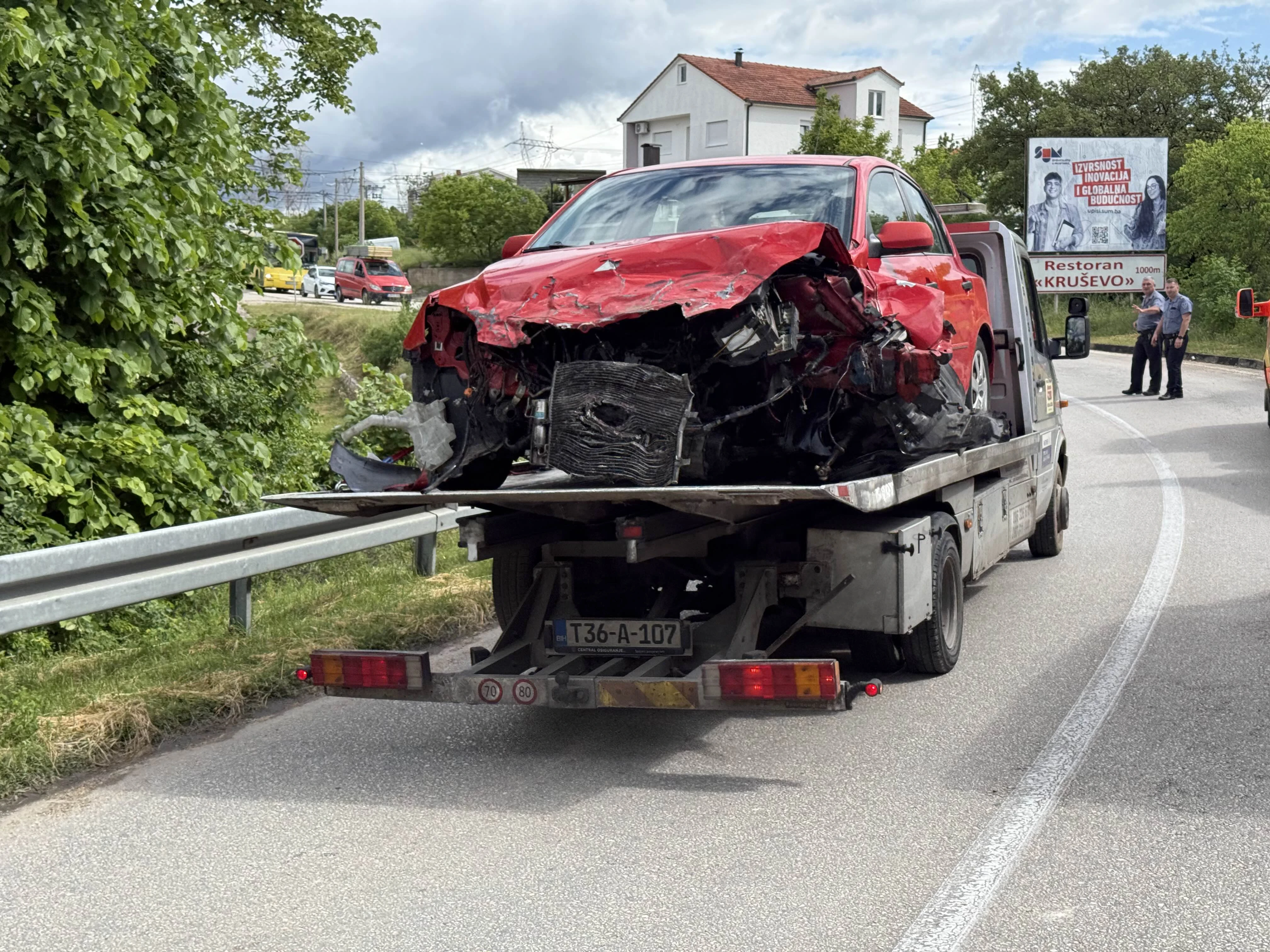 Mostar - Čitluk: Sudarili se kombi i osobno vozilo