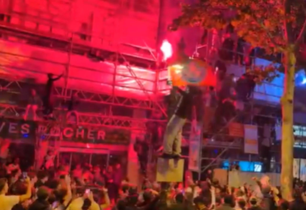 Video | Slavlje navijača PSG-a u Parizu preraslo u nerede