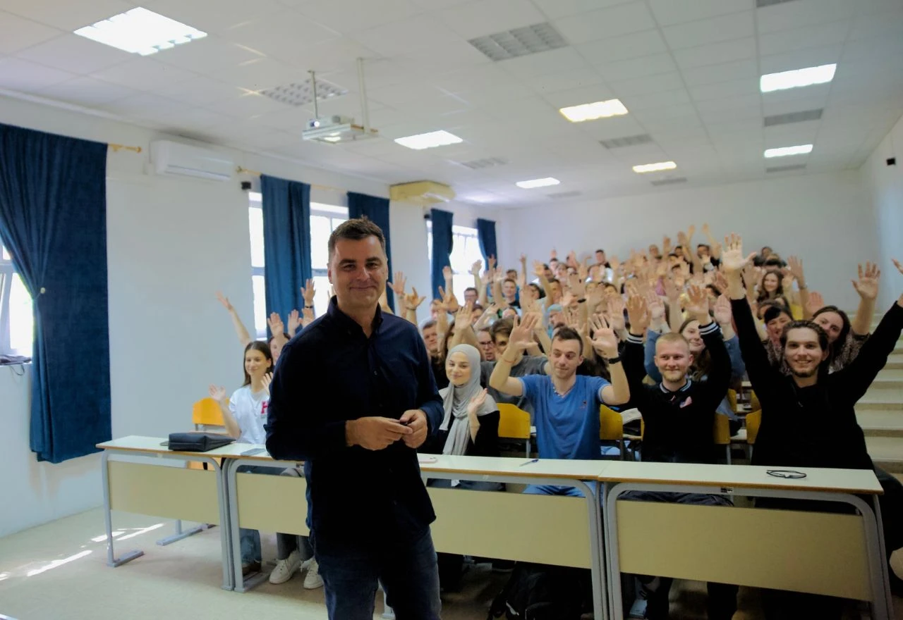 Adi Đukić o online reputaciji na Univerzitetu ''Džemal Bijedić''
