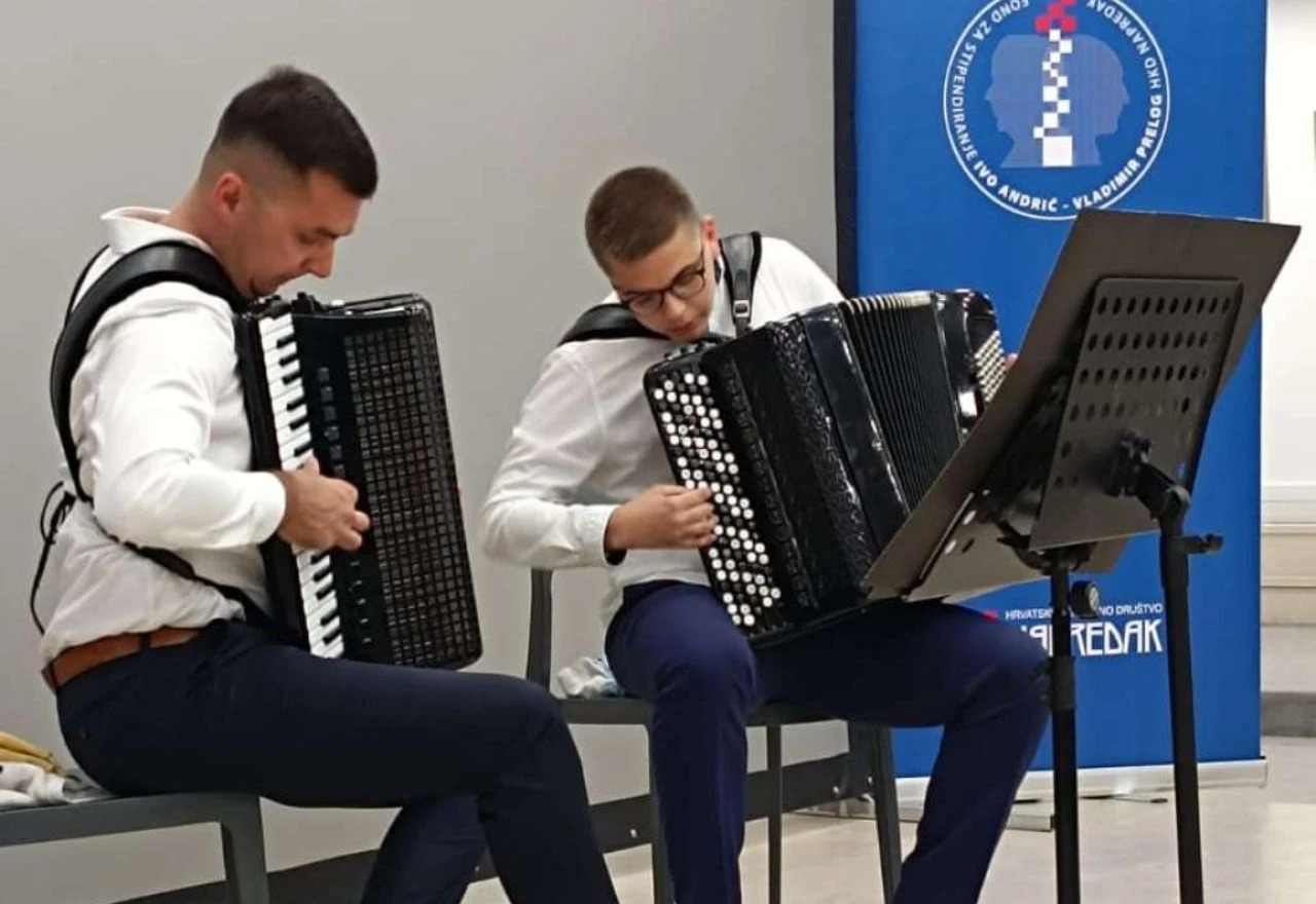 Svjetski dan harmonike upriličen koncertom Plavčića i Milića