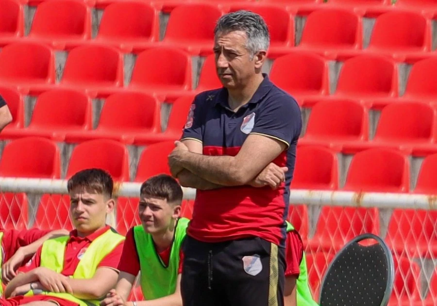 Sloga raskinula s trenerom četiri kola do kraja