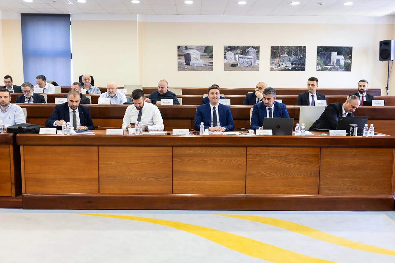 Šotrić traži sjednicu o gradnji kazališta u Mostaru i predlaže gradnju zgrade za nehrvatske institucije