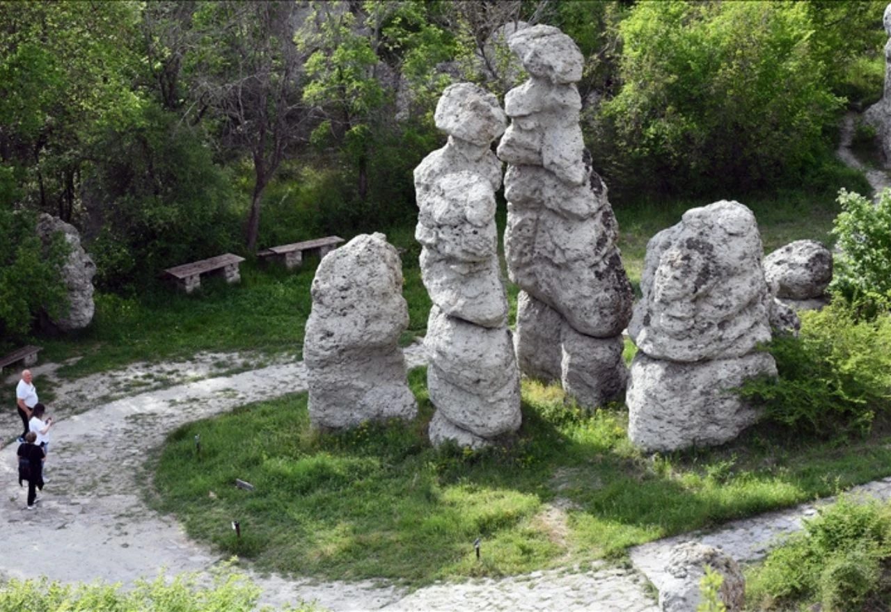 ''Skamenjena svadba'': Prirodno čudo i legenda u Sjevernoj Makedoniji