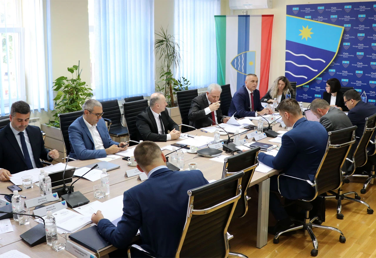 Bolja regulacija boravišnih pristojbi i pola milijuna KM za zračnu luku Mostar