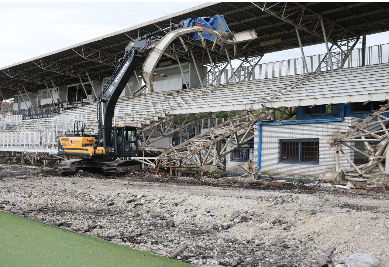 Započelo rušenje zapadne tribine stadiona u Kranjčevićevoj