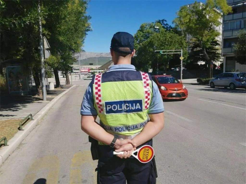 VIDEO | Zuzzon o vozačima i policiji: Viralni video koji je nasmijao Balkan