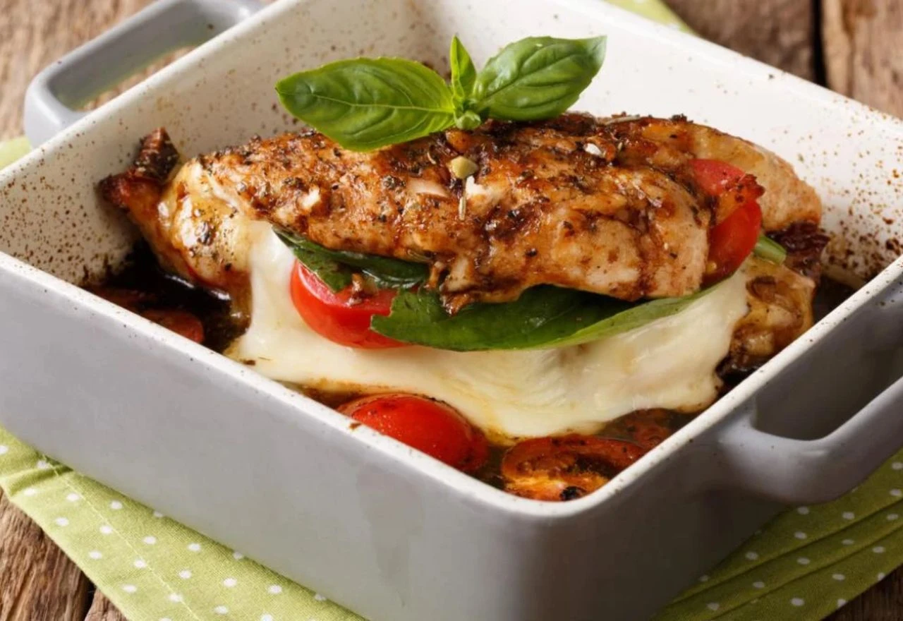 Brzi recept za ručak: Piletina punjena sirom i rajčicom