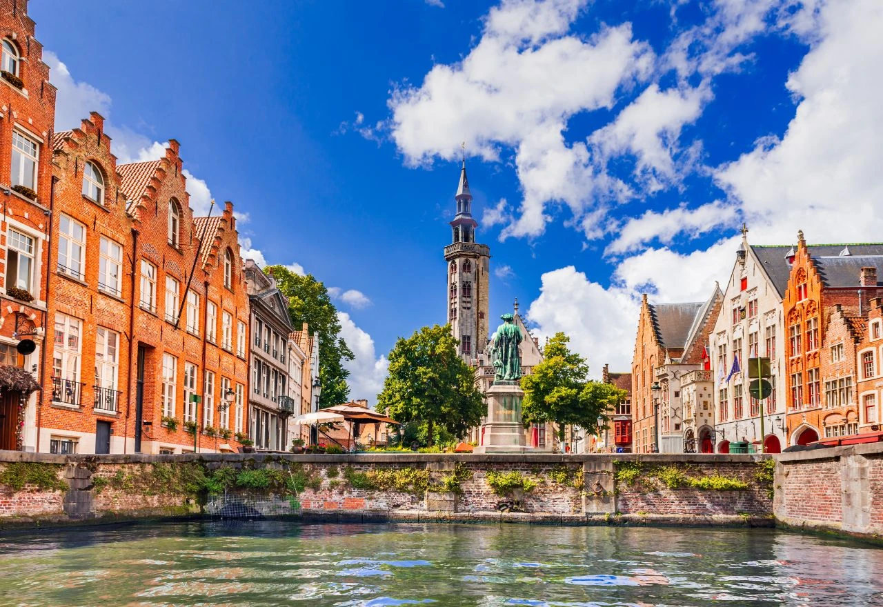 Bruges turistima: ''Ne kradite kaldrmu!''
