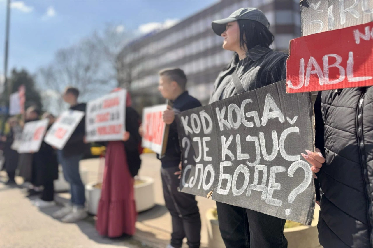 Zabrinjavajući pritisci na temeljne slobode u BiH