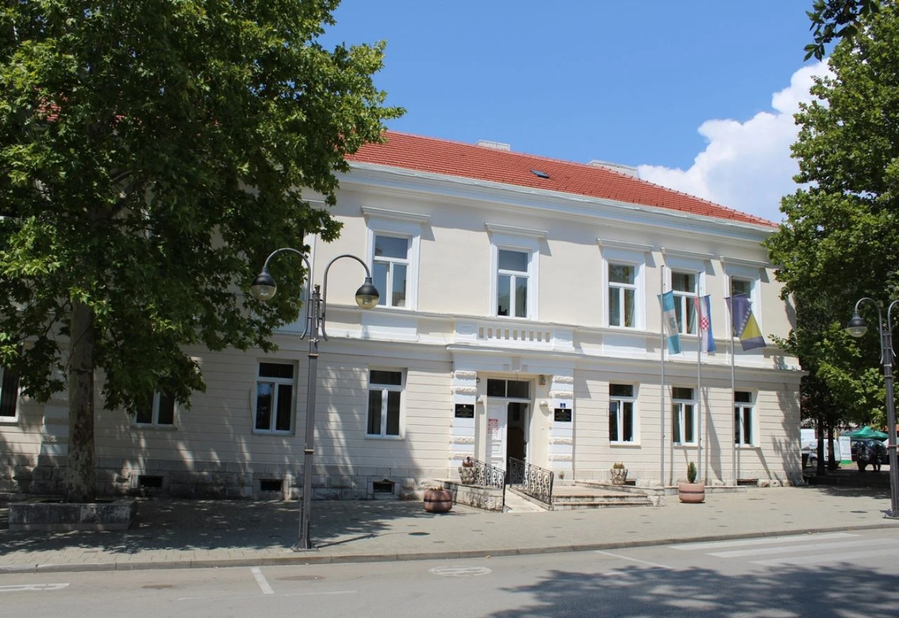 Ljubuški: Isplaćena jednokratna potpora maturantima