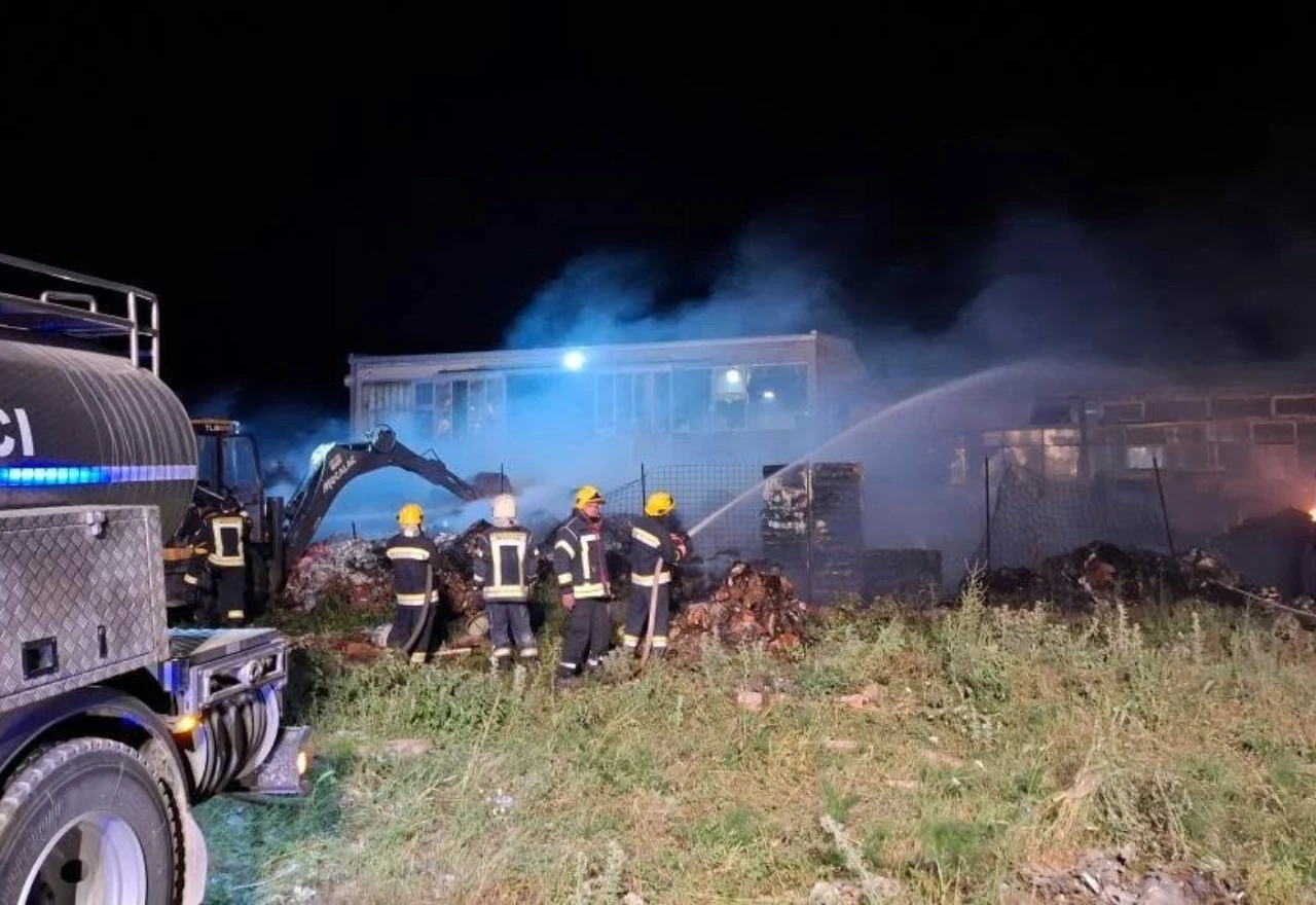 Požar u mostarskoj tvrtki: Vatrogasci gasili požar 9 sati