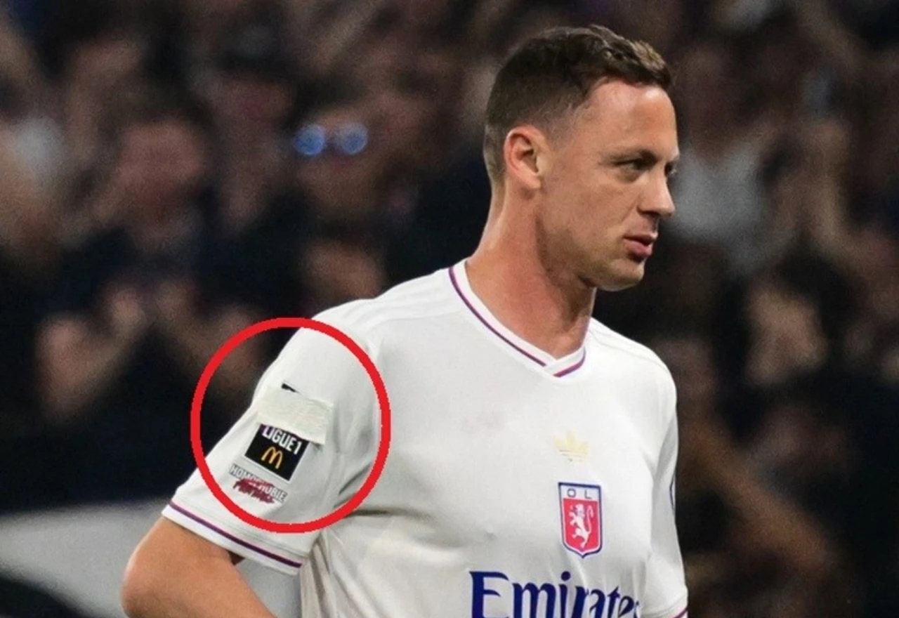 Srpski veznjak prekrio simbol protiv homofobije na dresu