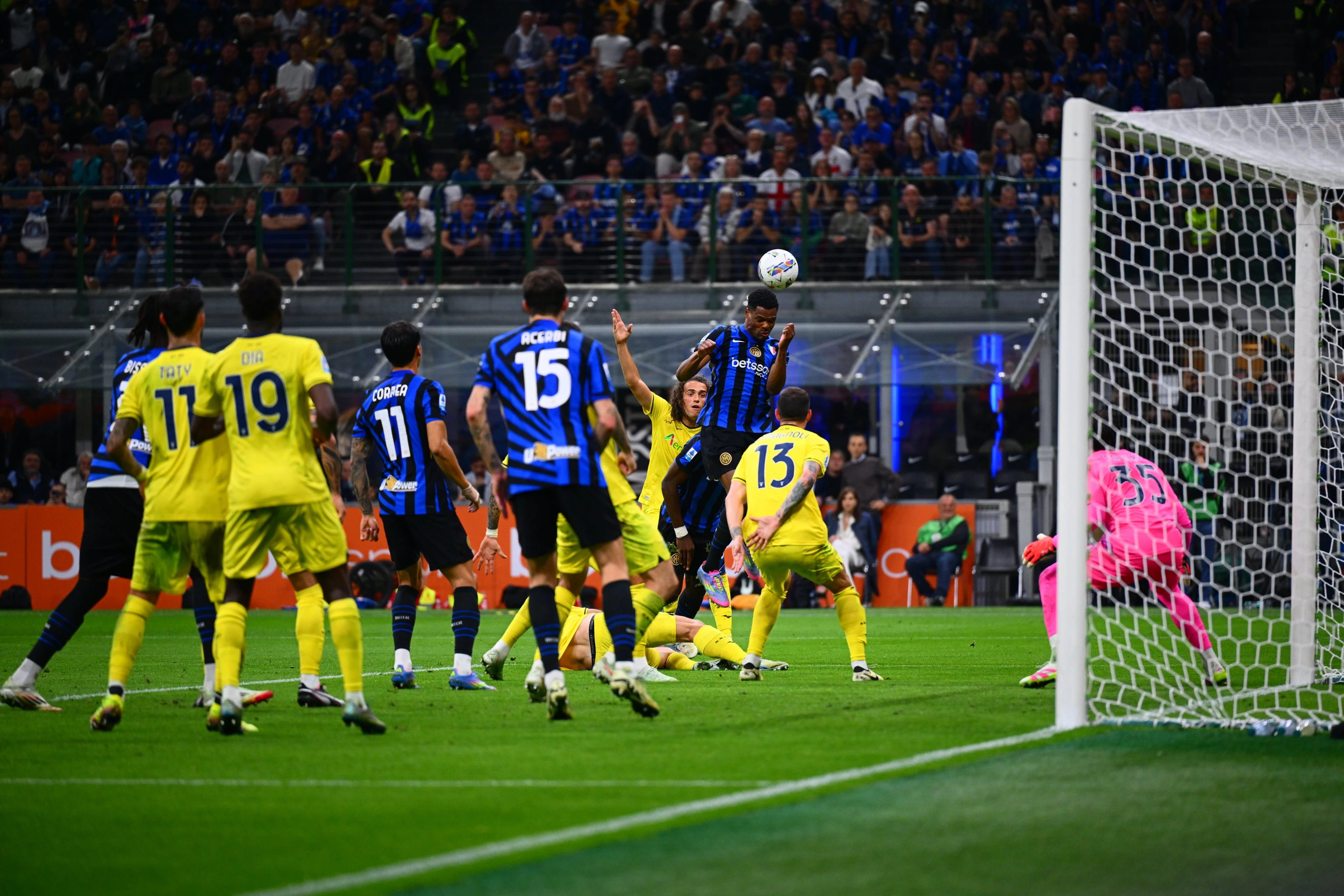 Napoli i Inter kiksali, ali ekipa trenera Contea drži sve u svojim rukama
