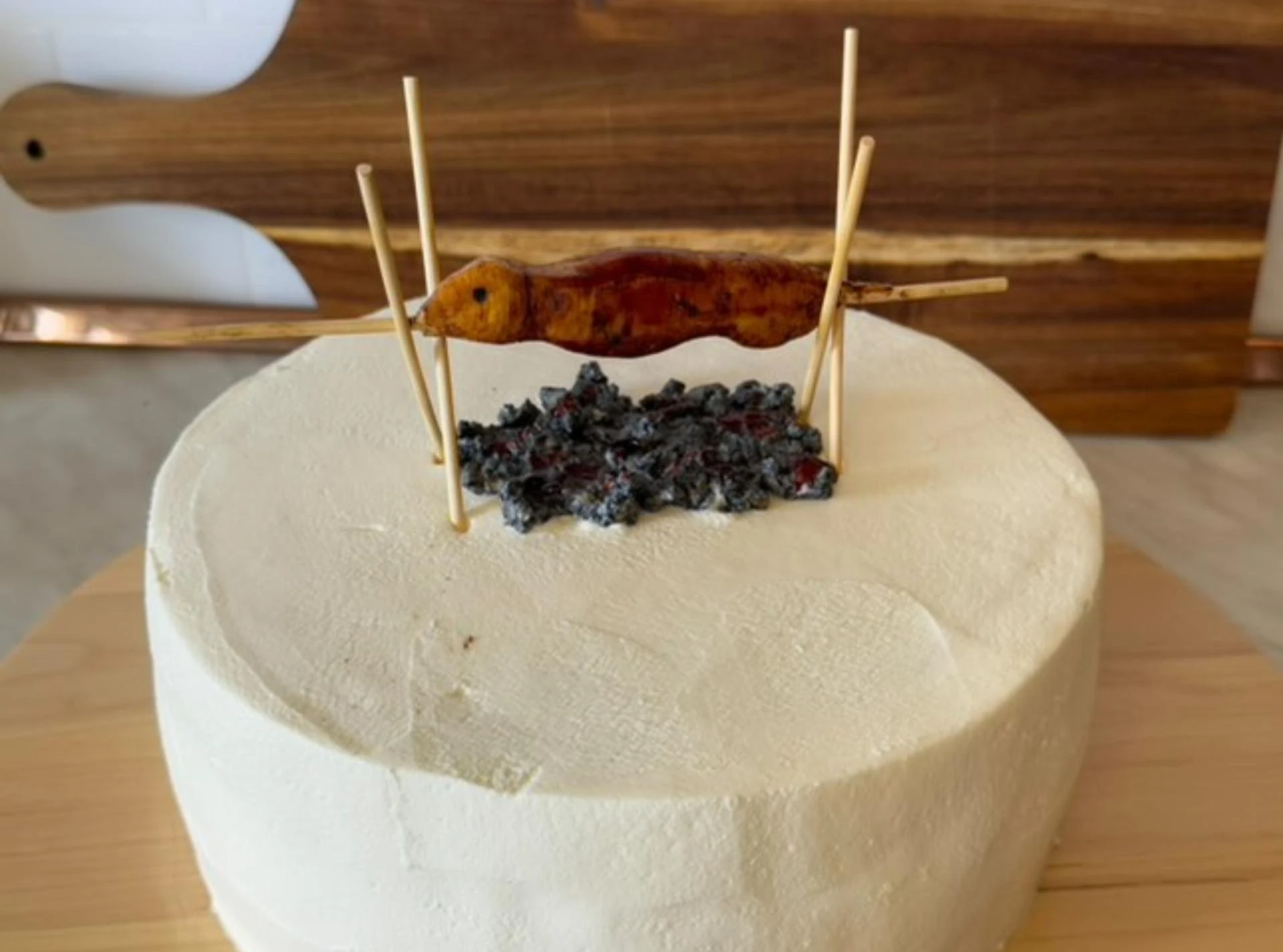 Torta koju nećete zaboraviti: Burek, kajmak i janje na vrhu!