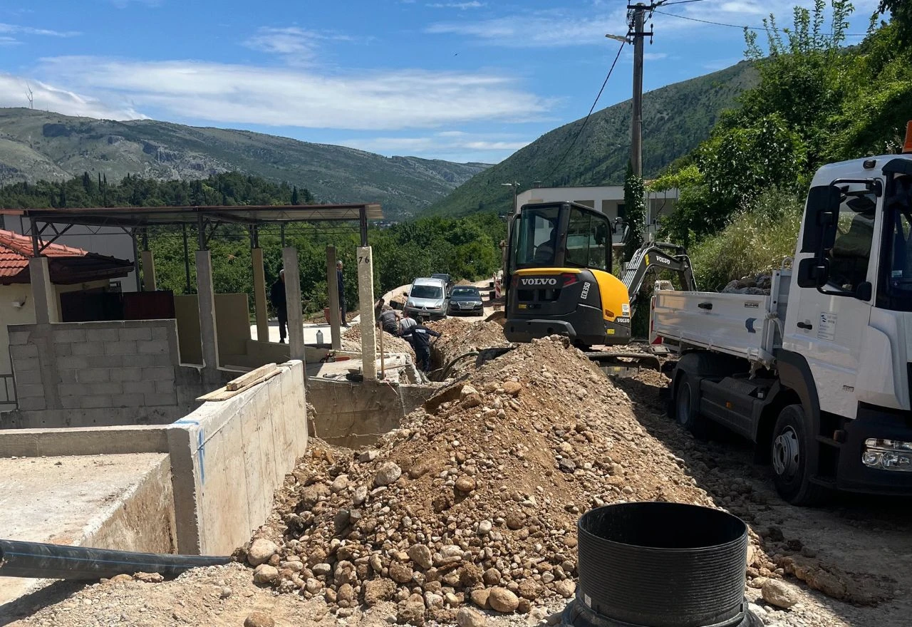 FOTO | Stanari Ilićke ulice do kuća više ne mogu ni pješice