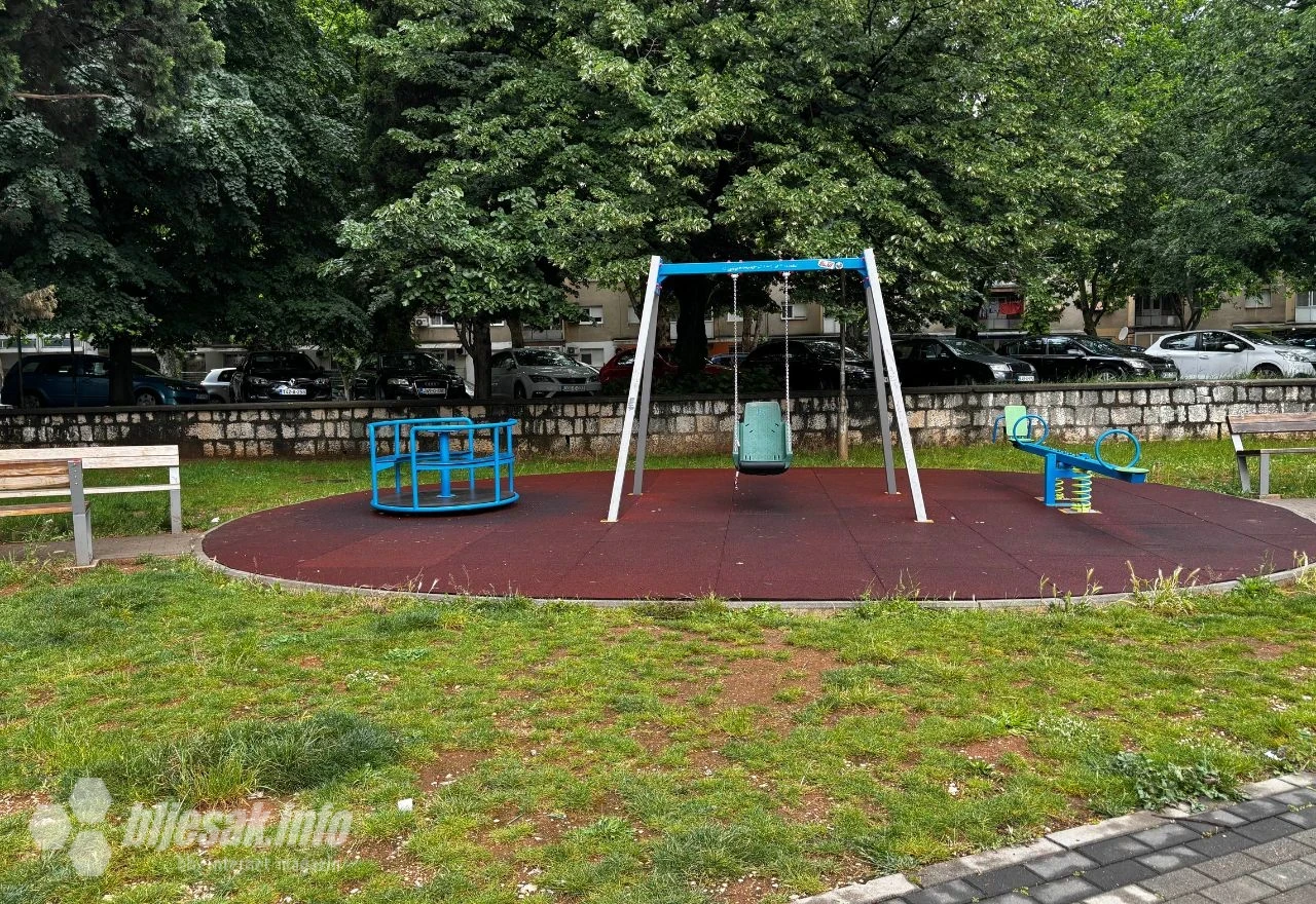 Park kod zgrade Zvjezdare