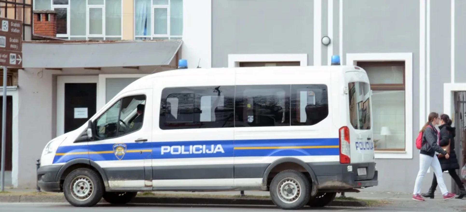 Dvije osobe uhićene zbog 93 000 eura mita u Metkoviću