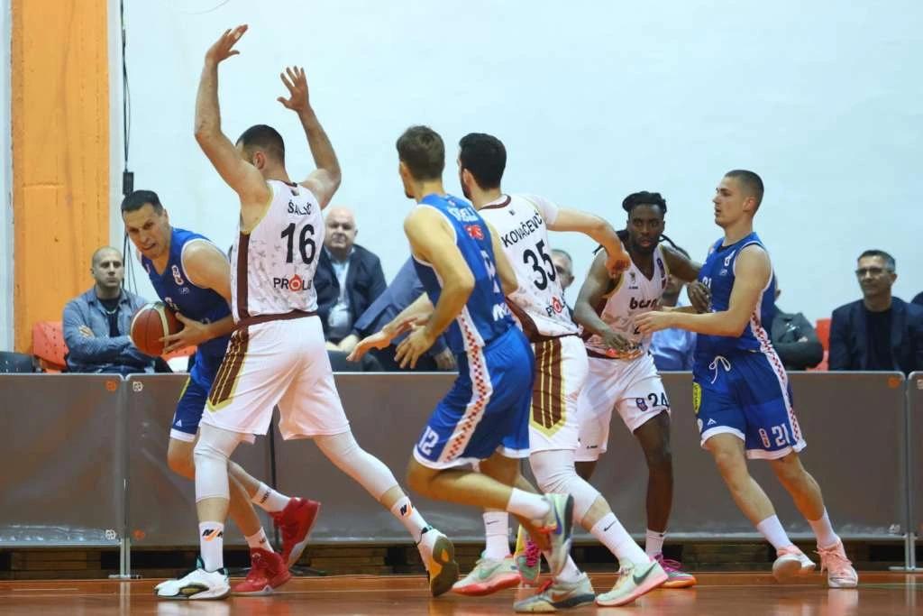 Široki se vratio iz minusa, a Skenderija ostala bez slavlja