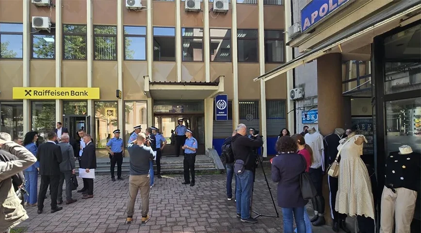 Policajci na sjednici, dojava o bombi: Vijećnik SDA prešao u većinu sa SDS-om, spominje se cijena od 250.000 KM