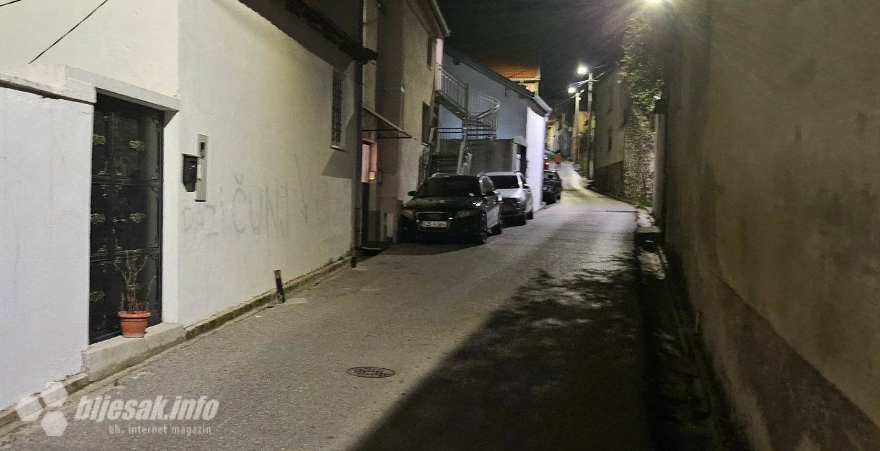 Sporni stupići u Ulici braće Lakišića,