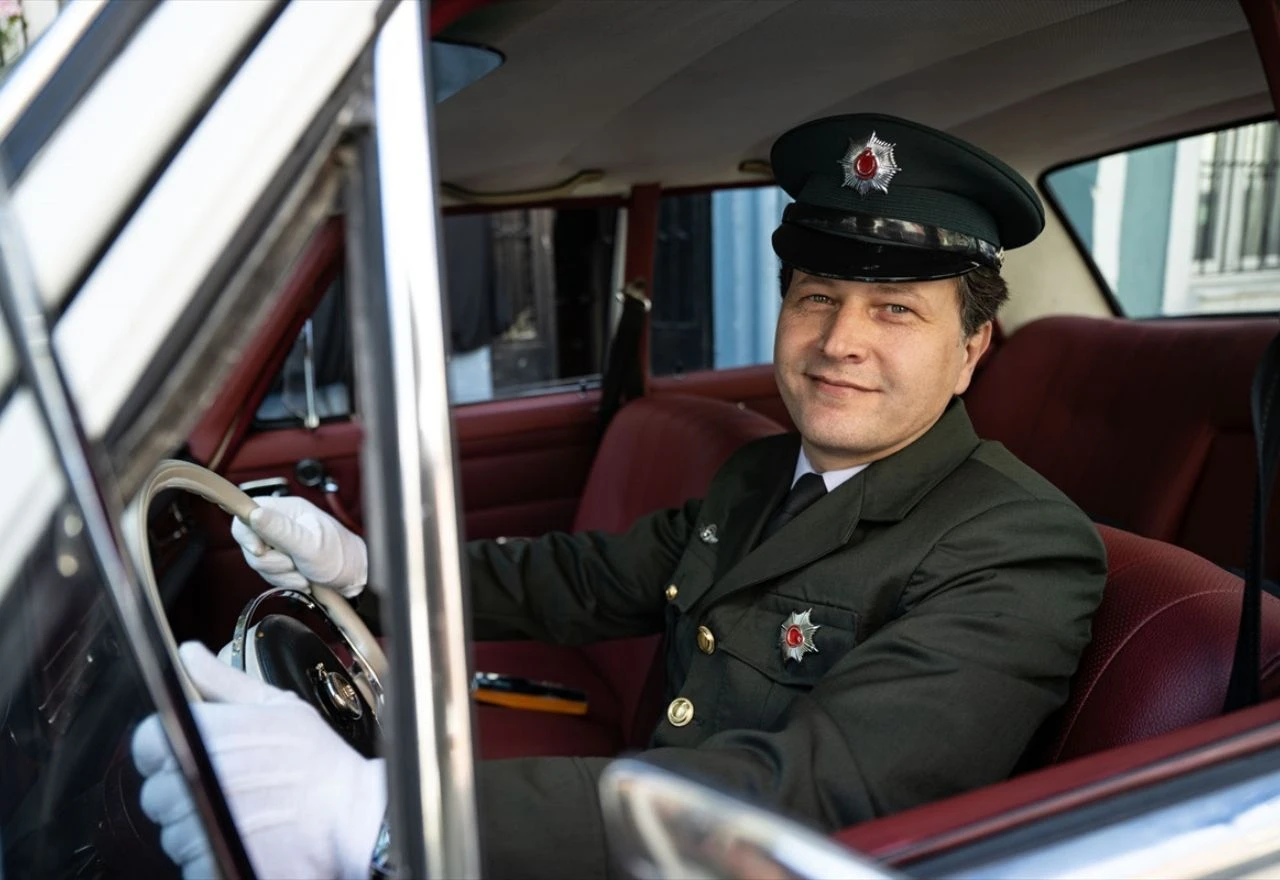 Nesvakidašnji hobi Ibrahima Varola: Vožnja oldtimerom u uniformi prometnog policajca iz 70-ih