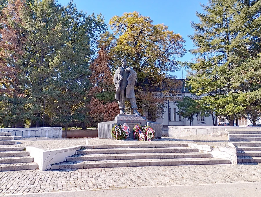 Spomenik narodnom heroju Branku Krsmanoviću