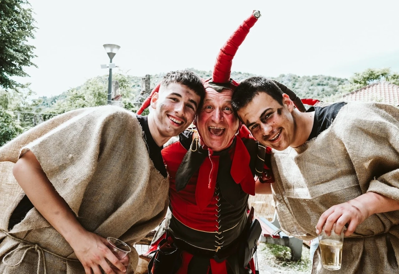 FOTO | Otvoreno jubilarno izdanje Stolačke tarče: Vitezovi preuzeli grad