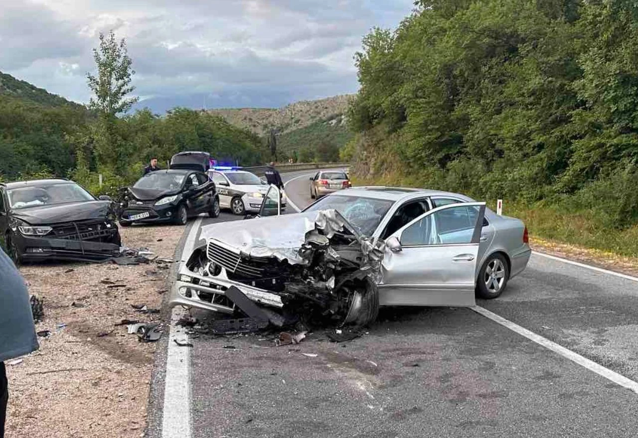 FOTO | Četiri vozila sudjelovala u nesreći kod Bune