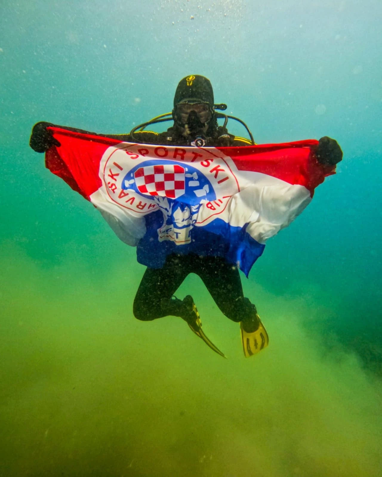 Ronioci čistili podmorje i poslali "morsku" razglednicu Plemićima