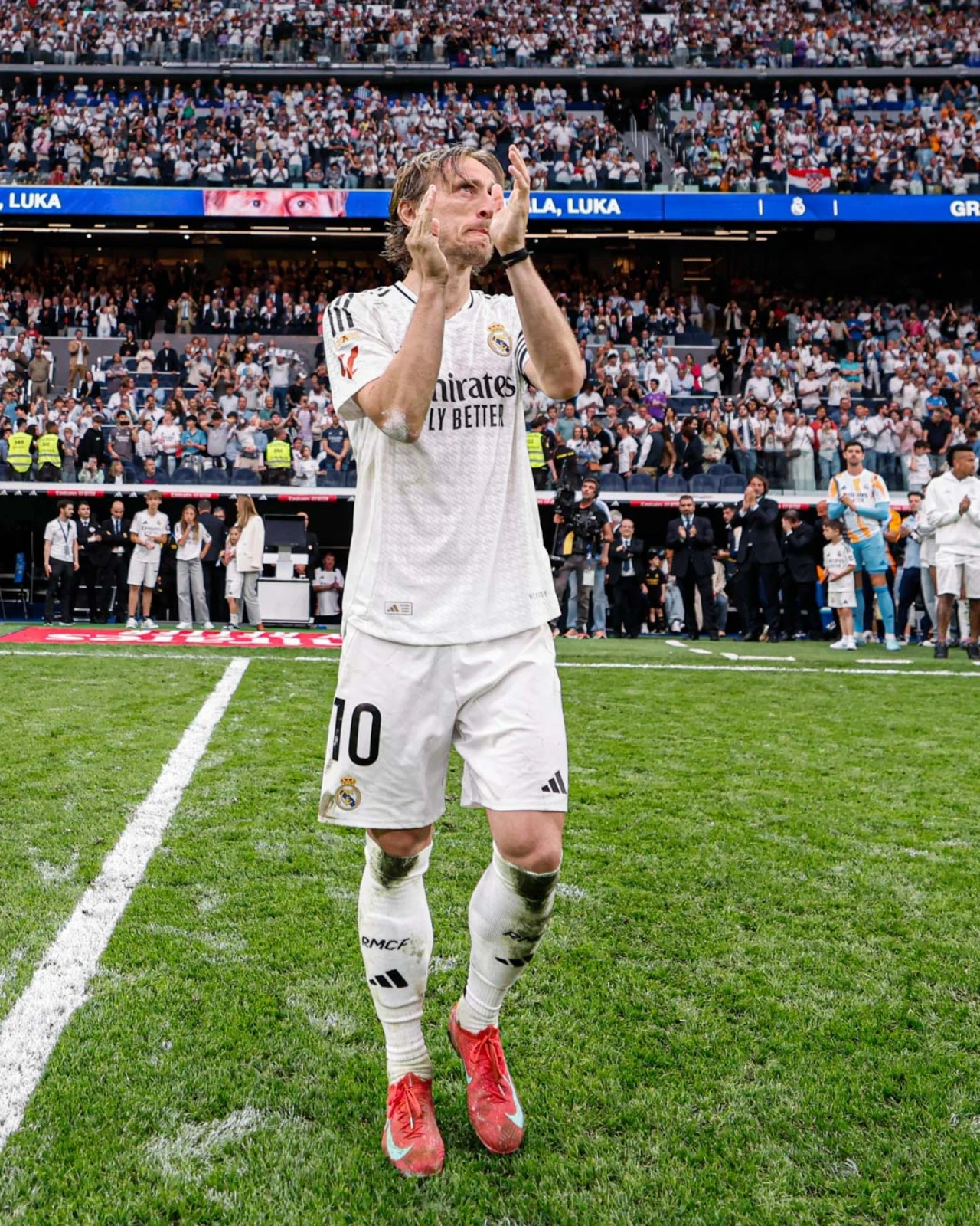 VIDEO | Modrić plakao u autobusu, tješio ga suigrač