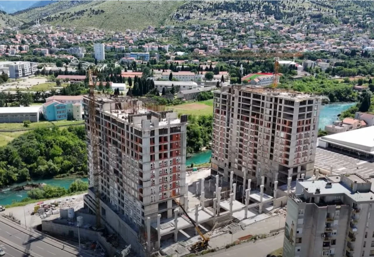 VIDEO | Najveći stambeno-poslovni kompleks u Mostaru poprima konačni izgled
