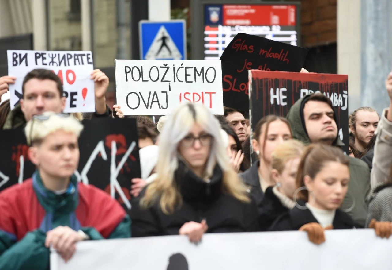Ćaci postavili ultimatum: ''Gladovat ćemo za pravo na obrazovanje''