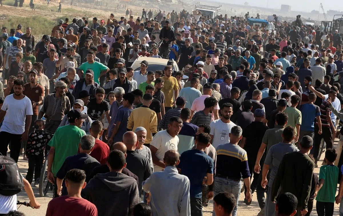 Konačno je stigla humanitarna pomoć u Gazu: Tisuće Palestinaca pohrlilo po hranu