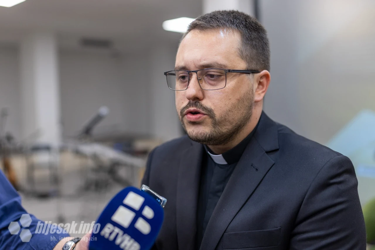 Predstavljena je knjiga don Bojana Ivešića