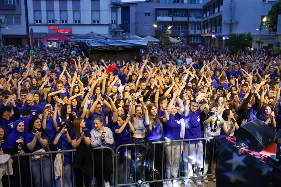 Tako se to radi: Maturantima za kraj organiziran koncert